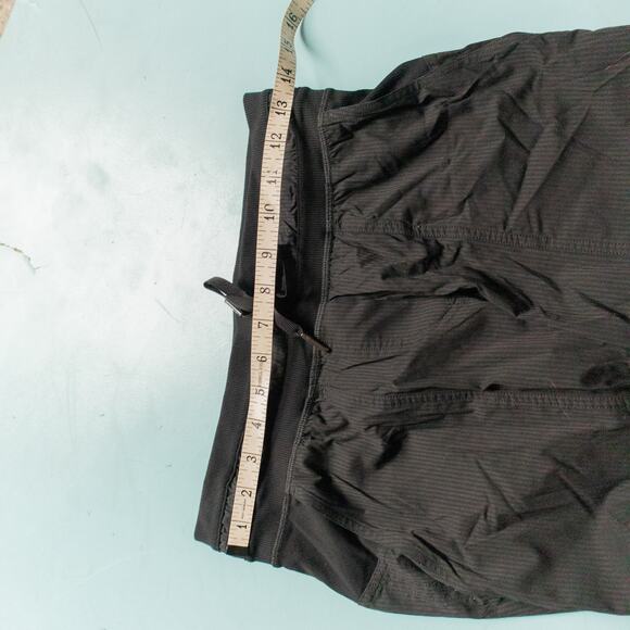 Lululemon Black Dance Studio Mid-Rise Cropped Pant Size 4 - Picture 6 of 10